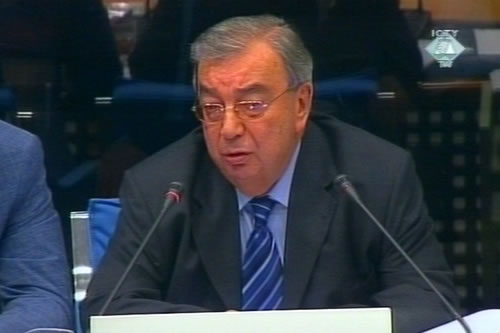 Jevgenij Primakov testifying in the Milosevic trial