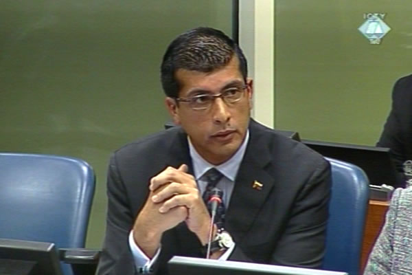 Alfonso D'Santiago, representative of the Venecuelan goverment in the courtroom