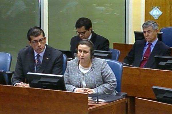 Representatives of the Venecuelan goverment in the courtroom