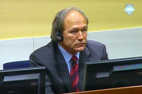 Vlastimir Djordjevic in the courtroom