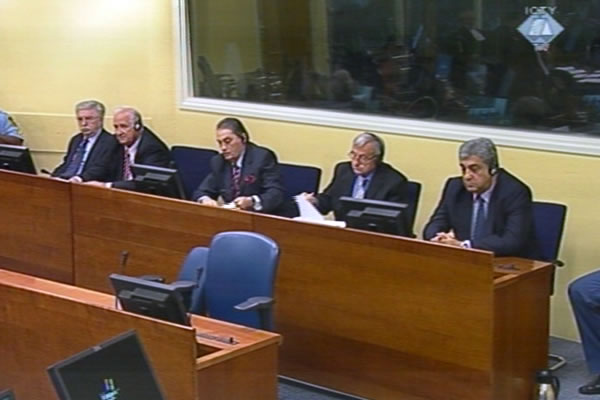 Nikola Sainovic, Nebojsa Pavkovic, Sreten Lukic, Dragoljub Ojdanic and Vladimir Lazarevic in the courtroom
