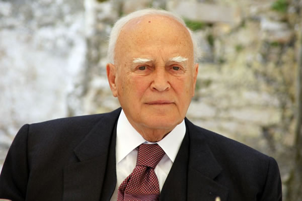 Karolos Papoulias