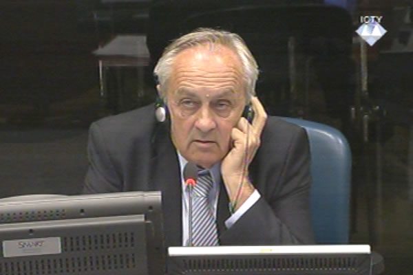 Vojislav Kupresanin, witness at the Radovan Karadzic trial