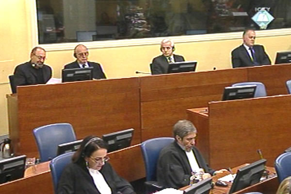 Vujadin Popovic, Ljubisa Beara, Drago Nikolic and Vinko Pandurevic in the courtroom
