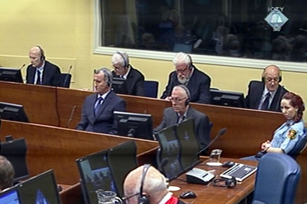 Jadranko Prlic, Bruno Stojic, Slobodan Praljak, Milivoj Petkovic, Valentin Coric i Berislav Pusic in the courtroom