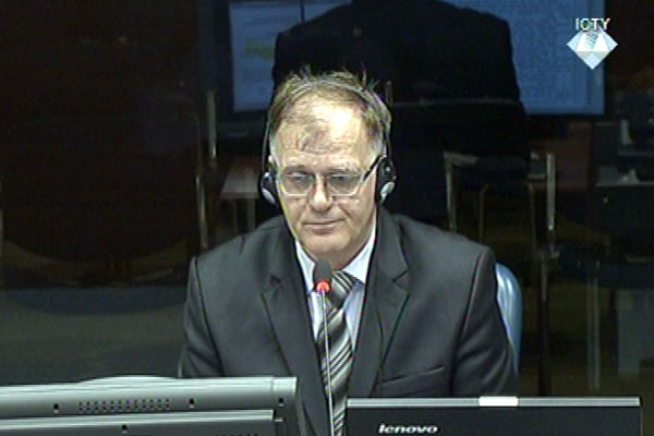 Cedo Sipovac, defence witness at Rako Mladic trial
