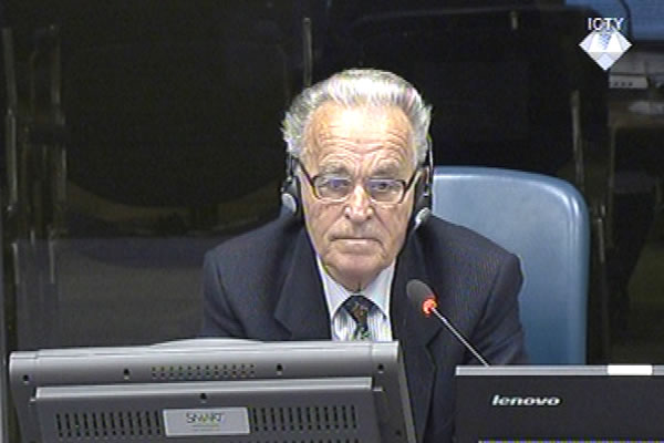 Spiro Pereula, defence witness at Rako Mladic trial