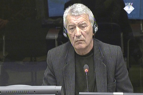 Mirko Peric, defence witness at Rako Mladic trial