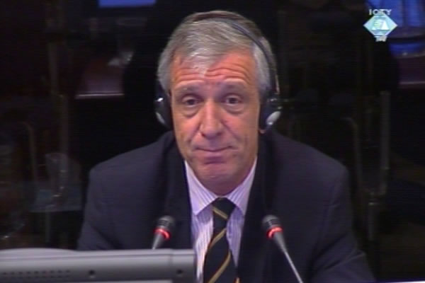 Aernout van Lynden, witness at the Radovan Karadzic trial
