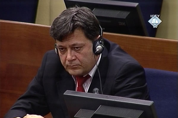 Dragan Zelenovic in the courtroom