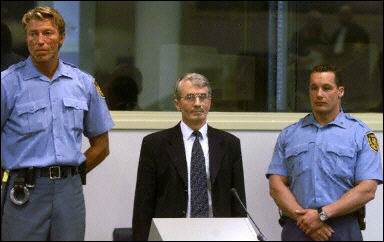 Enver Hadzihasanovic in the courtroom