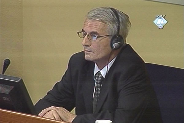 Enver Hadzihasanovic in the courtroom