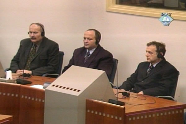 Zeljko Mejakic, Dusan Fustar i Dusan Knezevic in the courtroom