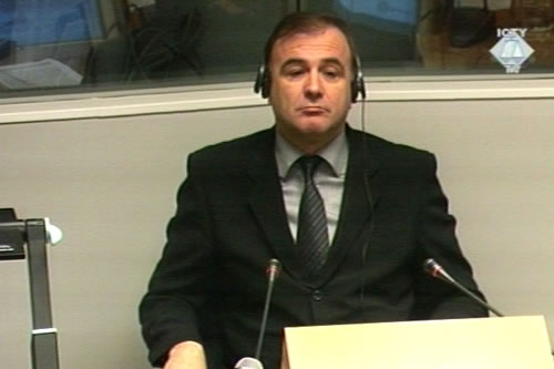Momcilo Mandic testifying in the Krajisnik trial
