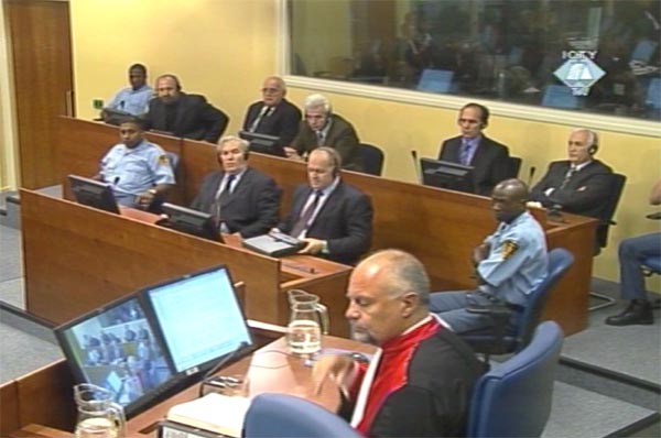 Vujadin Popovic, Ljubisa Beara, Drago Nikolic, Ljubomir Borovcanin, Vinko Pandurevic, Radivoj Miletic and Milan Gvero in the courtroom