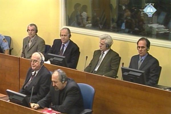 Vujadin Popovic, Ljubisa Beara, Drago Nikolic, Ljubomir Borovcanin, Vinko Pandurevic and Milorad Trbic in the courtroom
