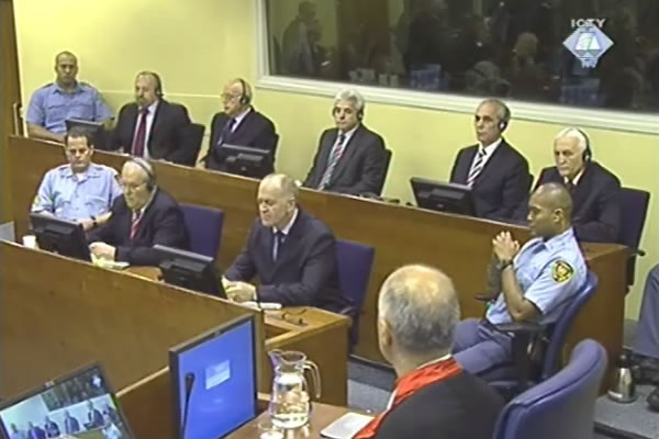 Vujadin Popovic, Ljubisa Beara, Drago Nikolic, Ljubomir Borovcanin, Vinko Pandurevic, Radivoj Miletic and Milan Gvero in the courtroom