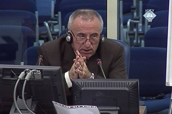 Vladimir Lazarevic testifying in his defense