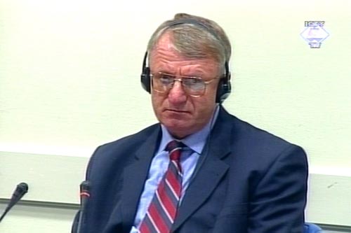 Vojislav Seselj during a status conference