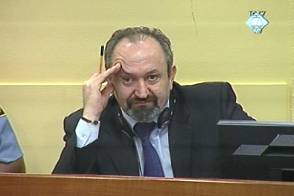 Vujadin Popovic in the courtroom