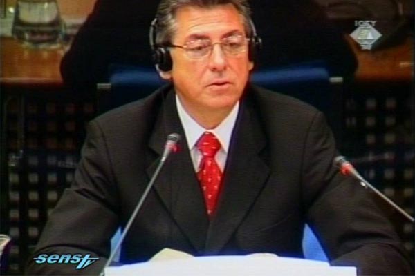 Archive photo of Zoran Lilic testemony at the Slobodan Milosevic trial